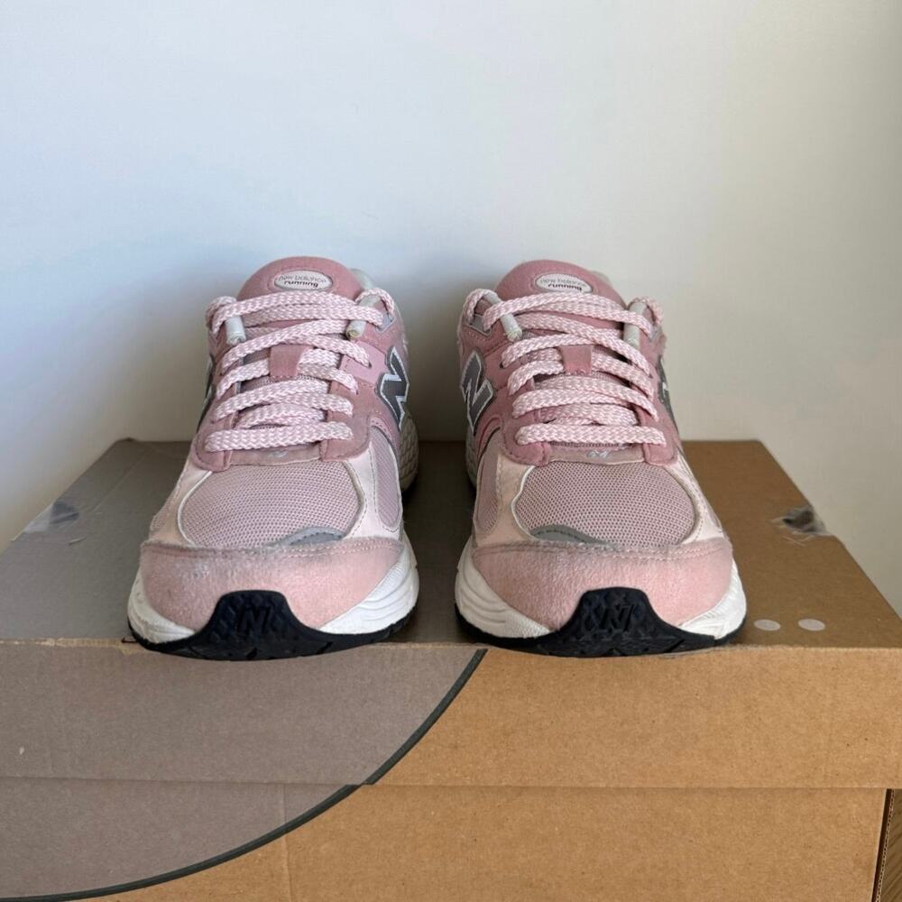 New Balance 2002 R ‘Pink Sand’ Kids Sneakers- SZ 4  Y - Picture 10 of 13